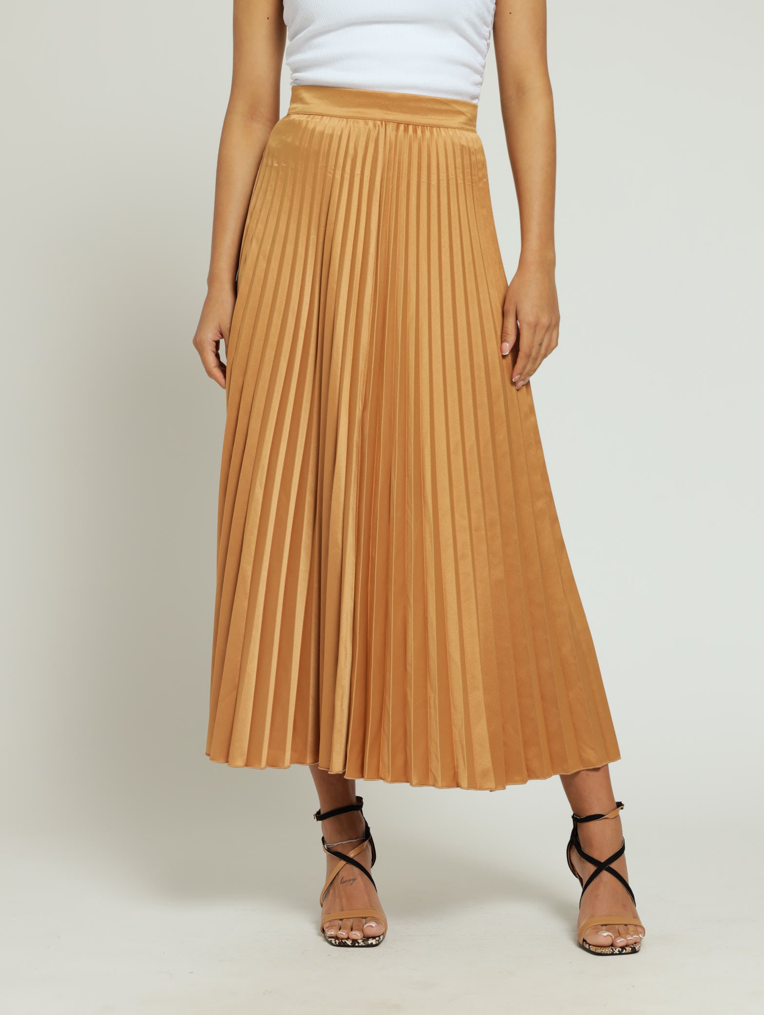 Pleated Skirt Gold – LEGiT