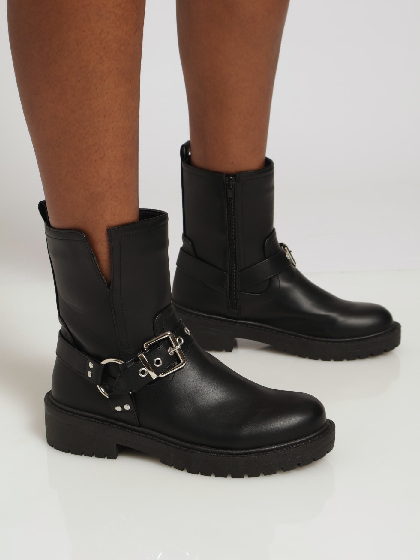 Flat Ankle Classic Boot With Buckle Detail Black – LEGiT