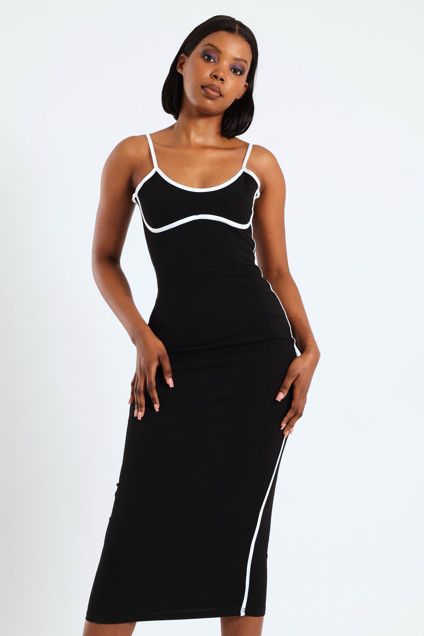 Shaped Neckline Contrast Binding Dress - Black/White LEGiT Shaped Neckline Contrast Binding Dress - Black/White LEGiT