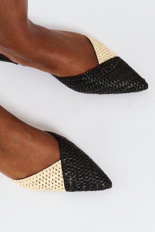 Pointy Two Toned Pump - Black/White