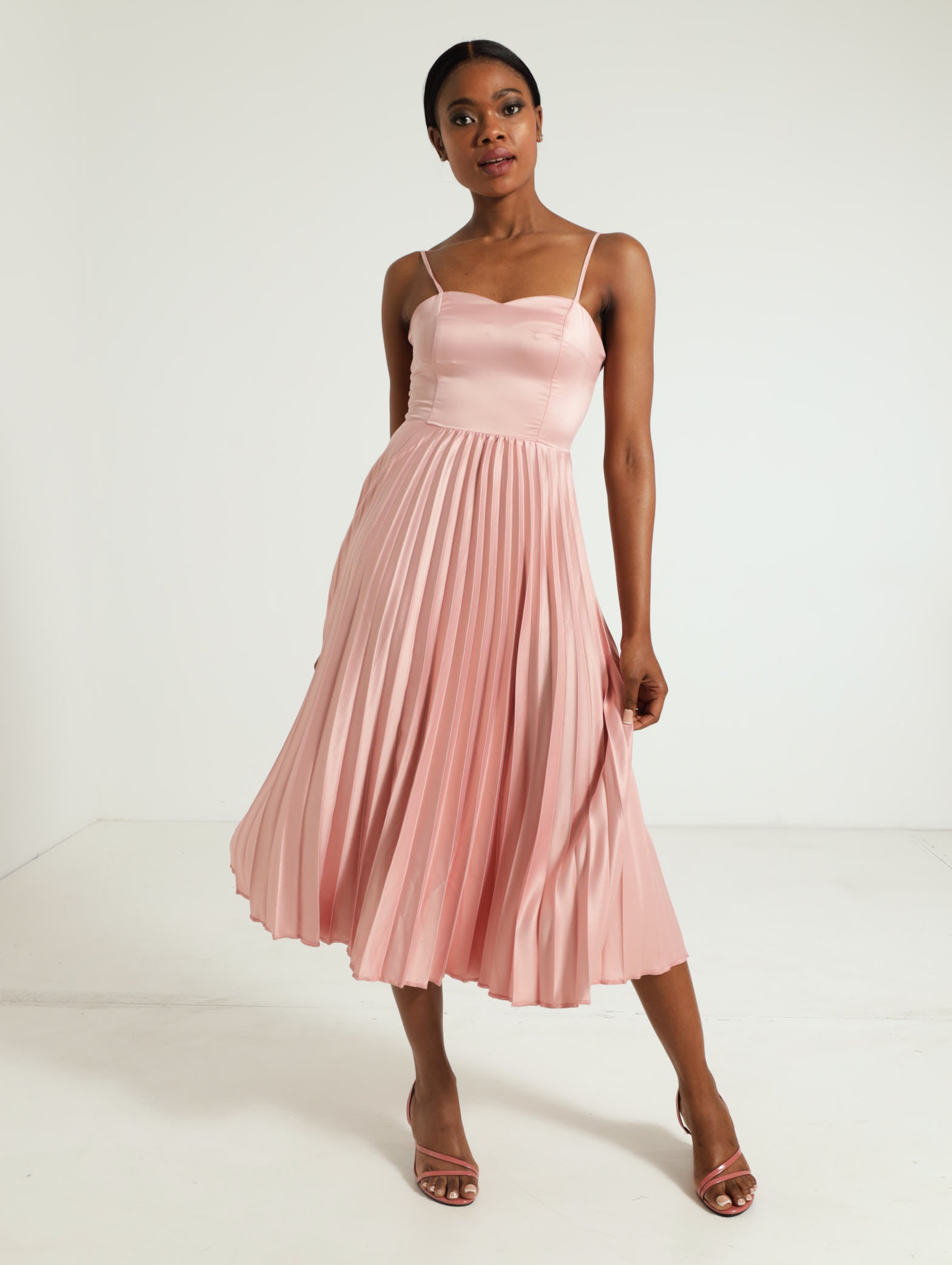 Pink sweetheart neckline dress shop