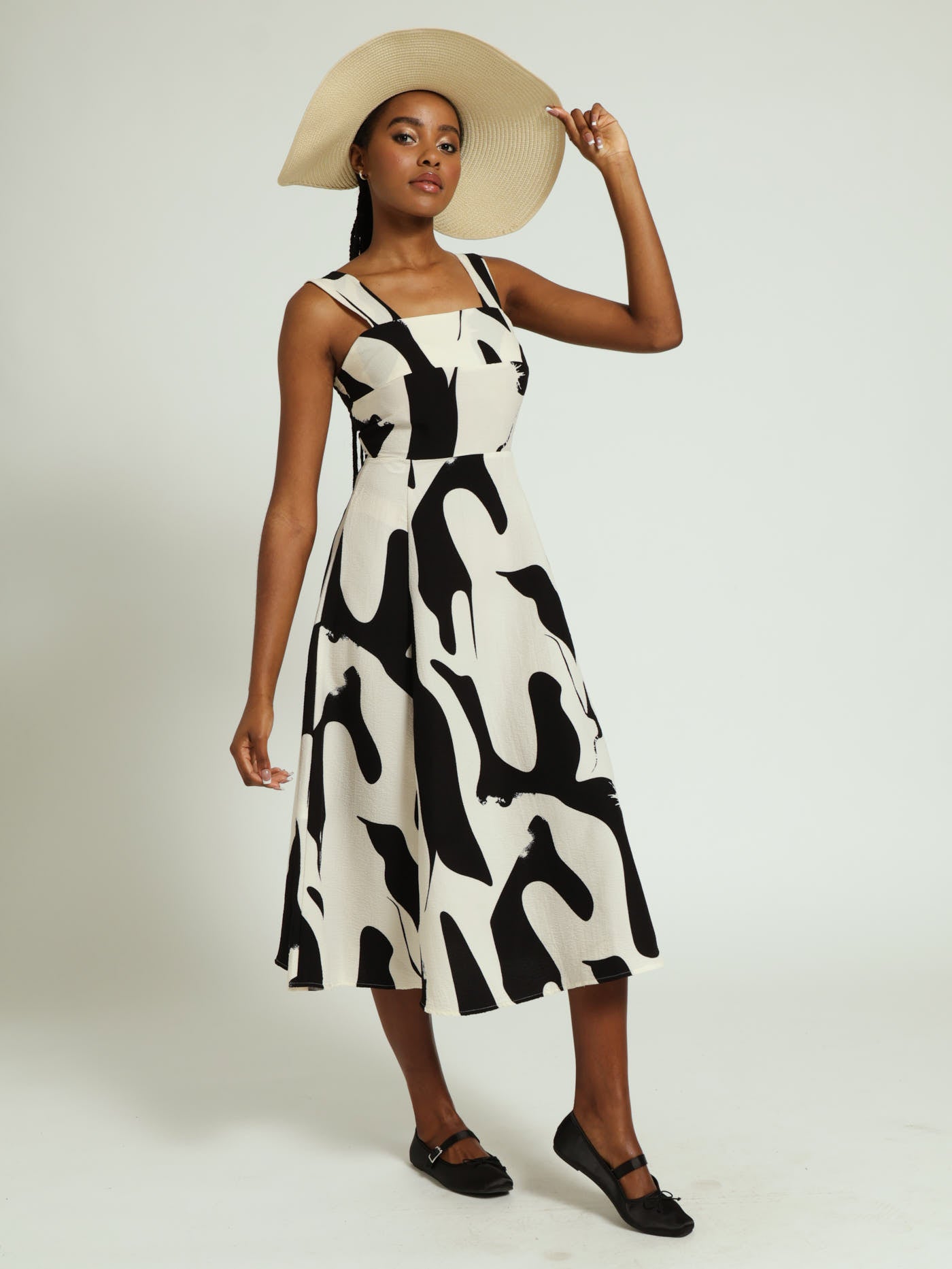 Printed Fit Flare Maxi Dress Black Beige LEGiT