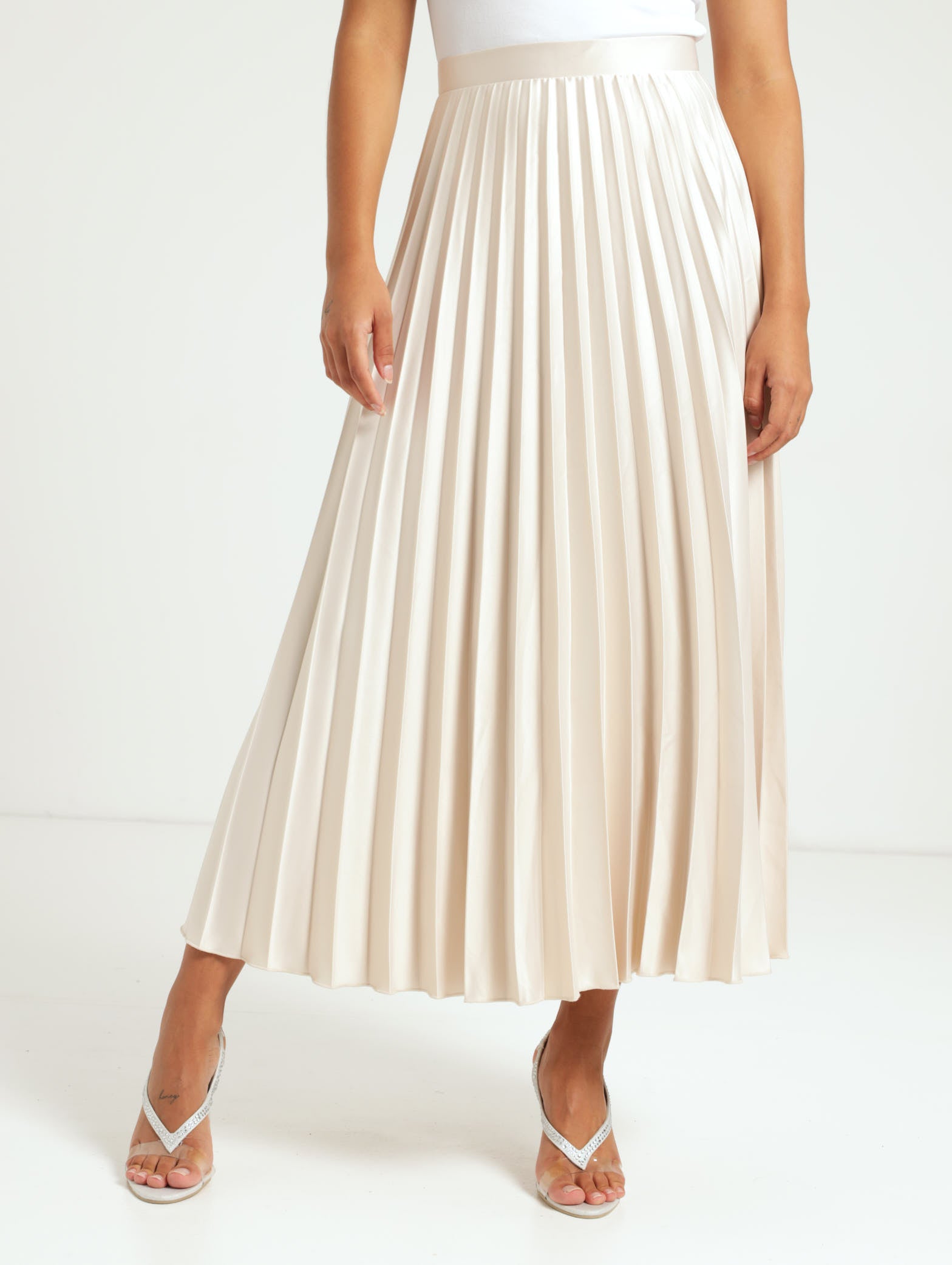 Pleated Skirt – LEGiT - Main Image