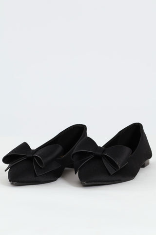 Full Satin Pointy Pump - Black