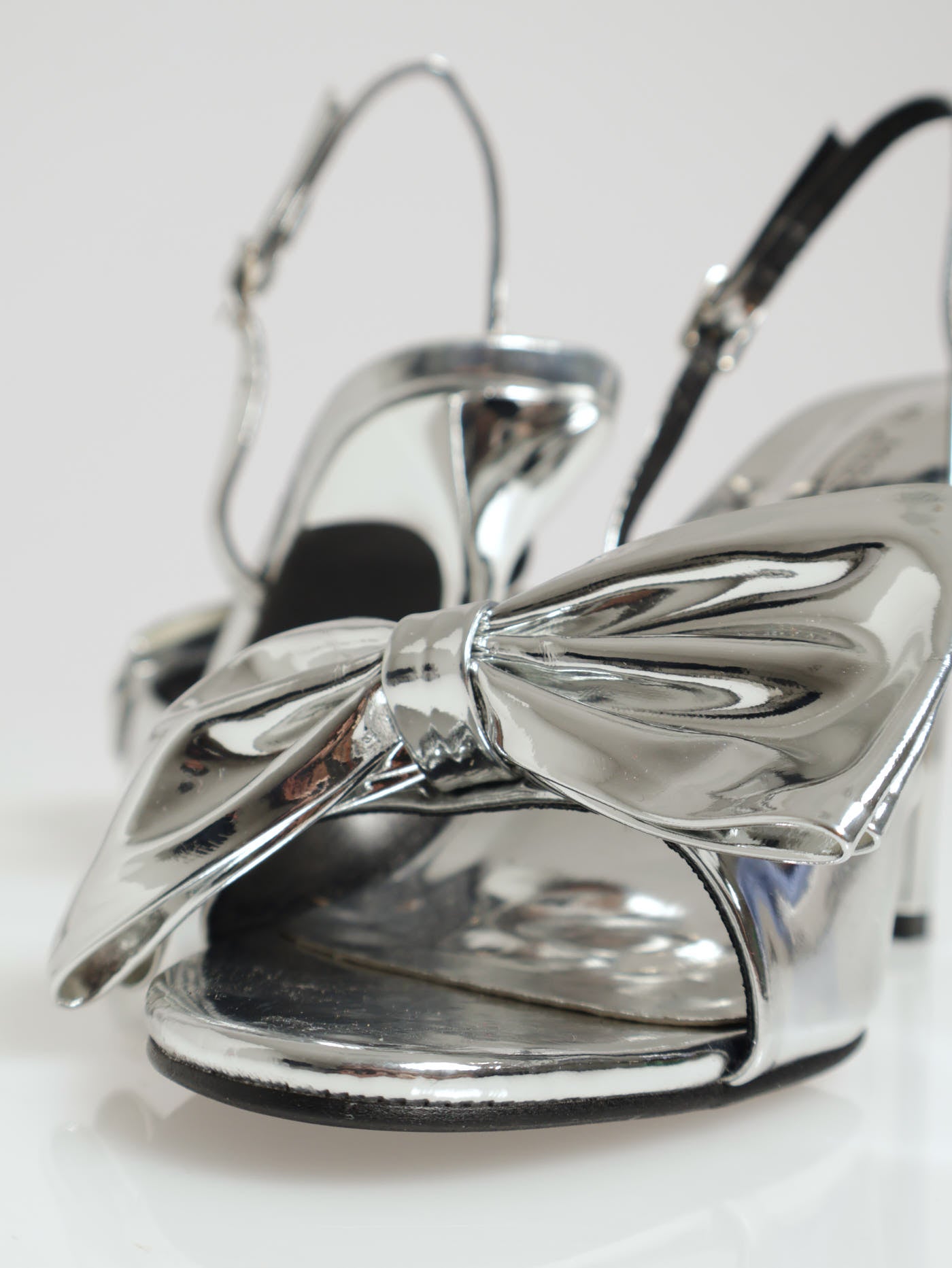 CRYSTAL HIGH HEELS IN SILVER ZP METALLIC PATENT LEATHER