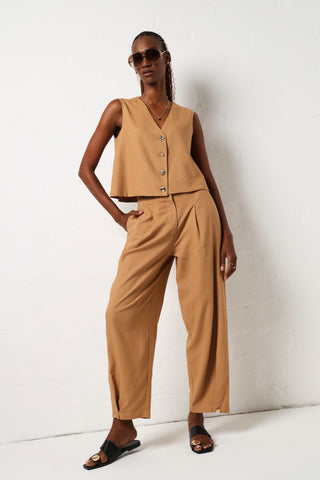 Sleeveless Fancy Button Linen Waistcoat - Caramel
