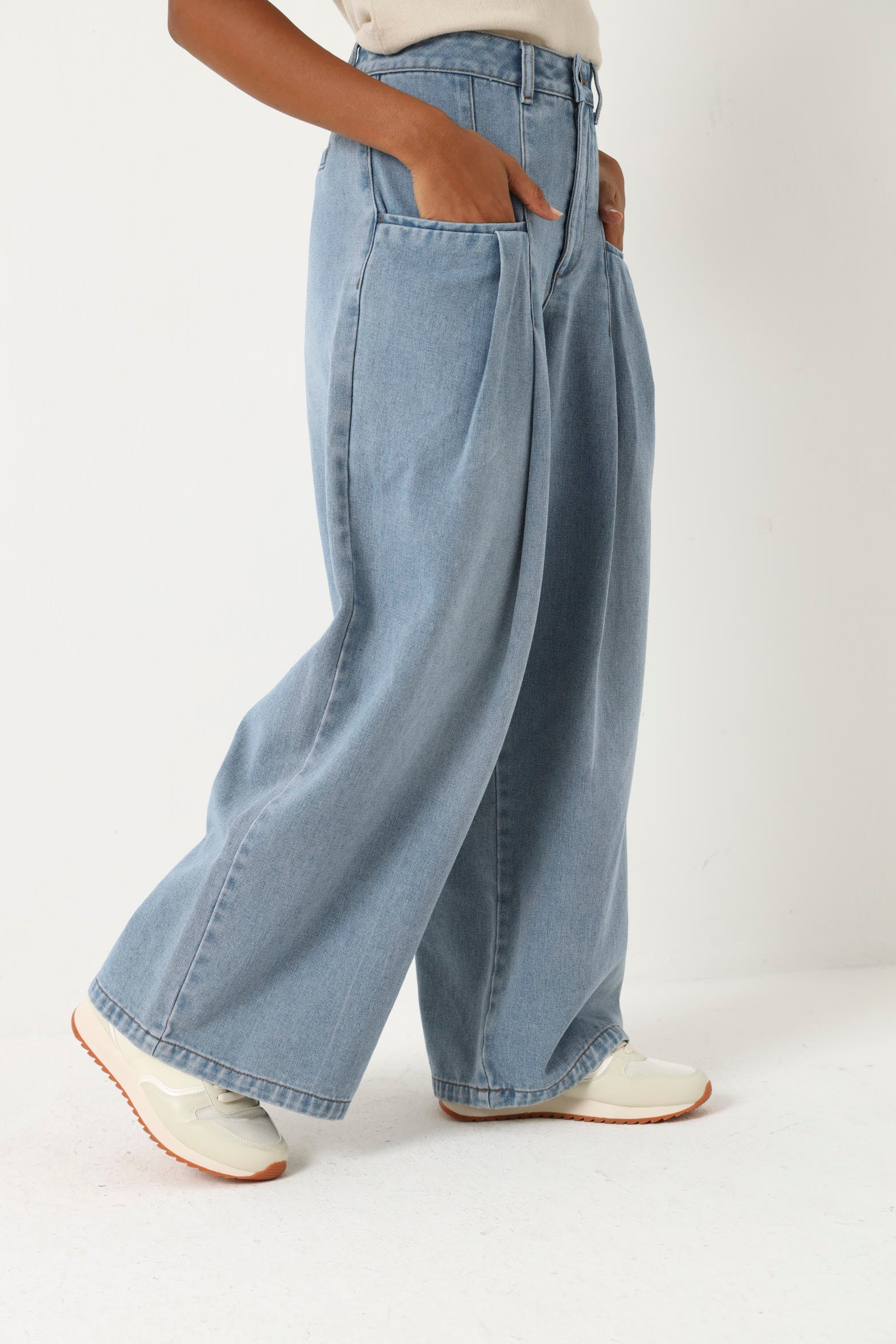 Exaggerated Pleat Pocket Wide Leg Jean - Stonewash – LEGiT