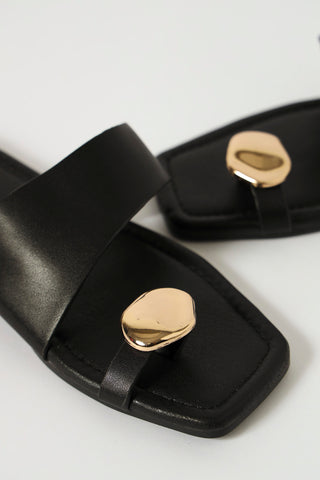 Toe Post Flat Sandal - Black