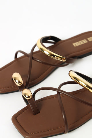 Criss Cross Toe Post Flat Sandal - Chocolate