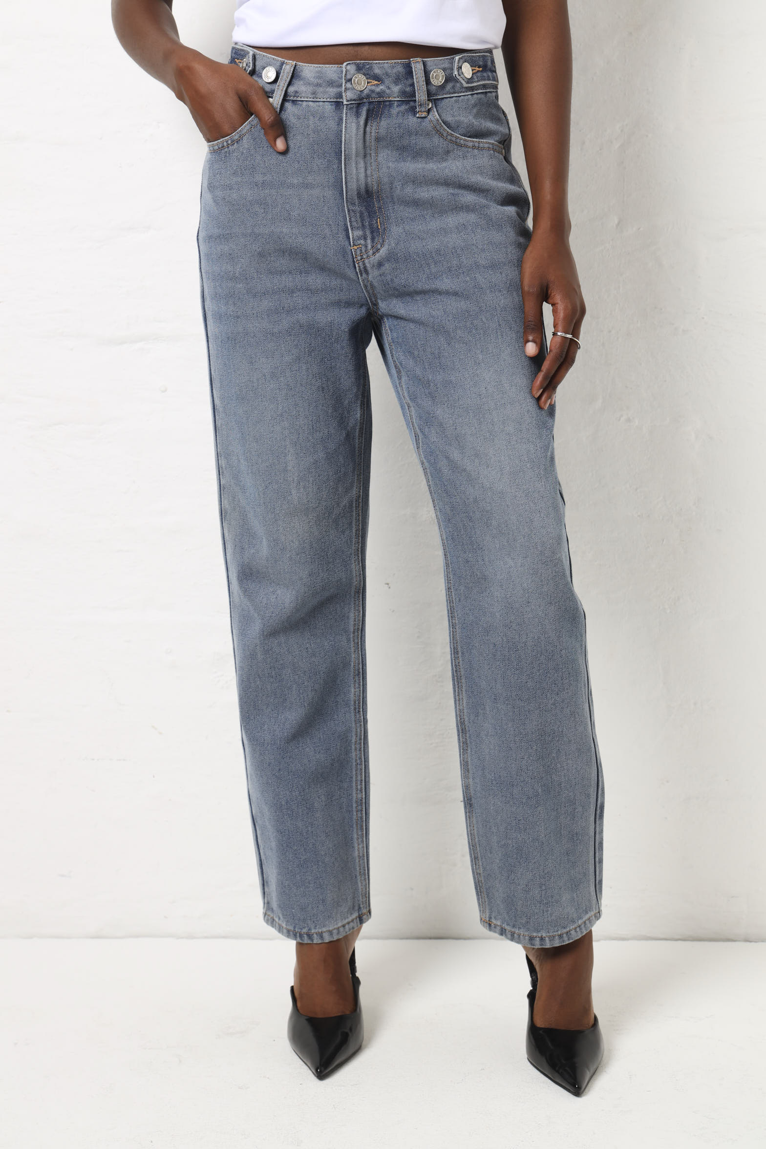 Button Waist Straight Leg Jean - Stonewash – LEGiT