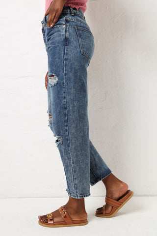 Heavily Abraised Barrel Jean - Dark Wash