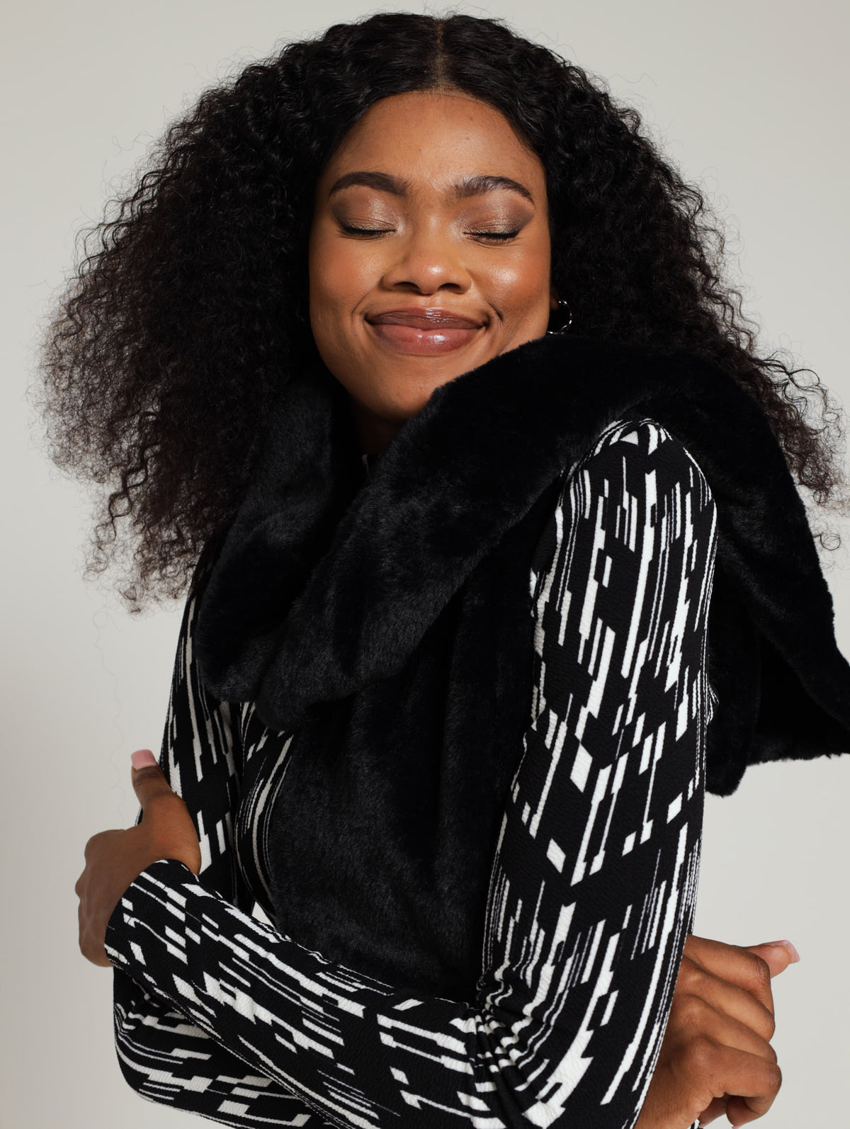 Faux Fur Shawl LEGiT