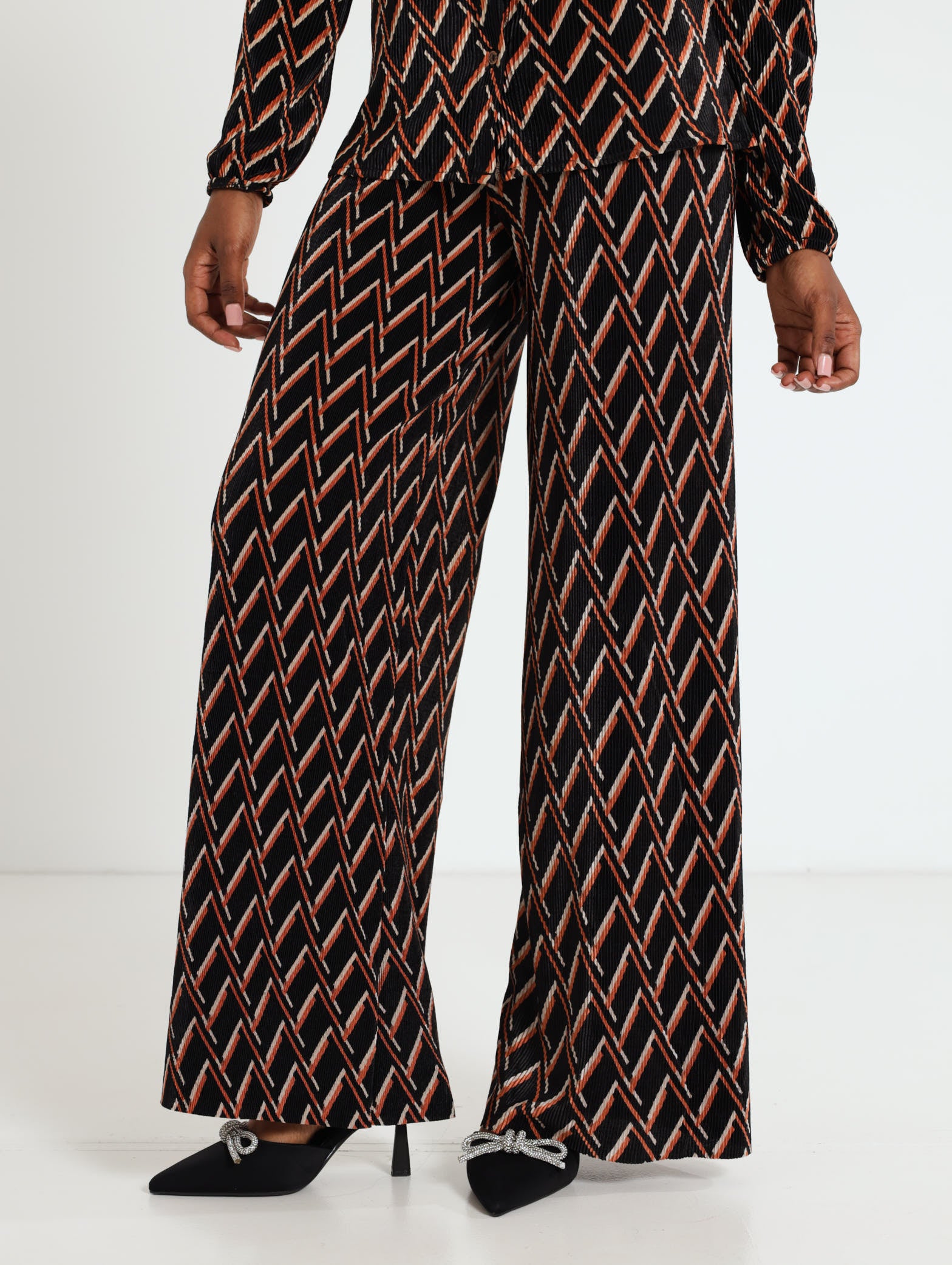 Wide Leg Geo Bodre Pants – LEGiT