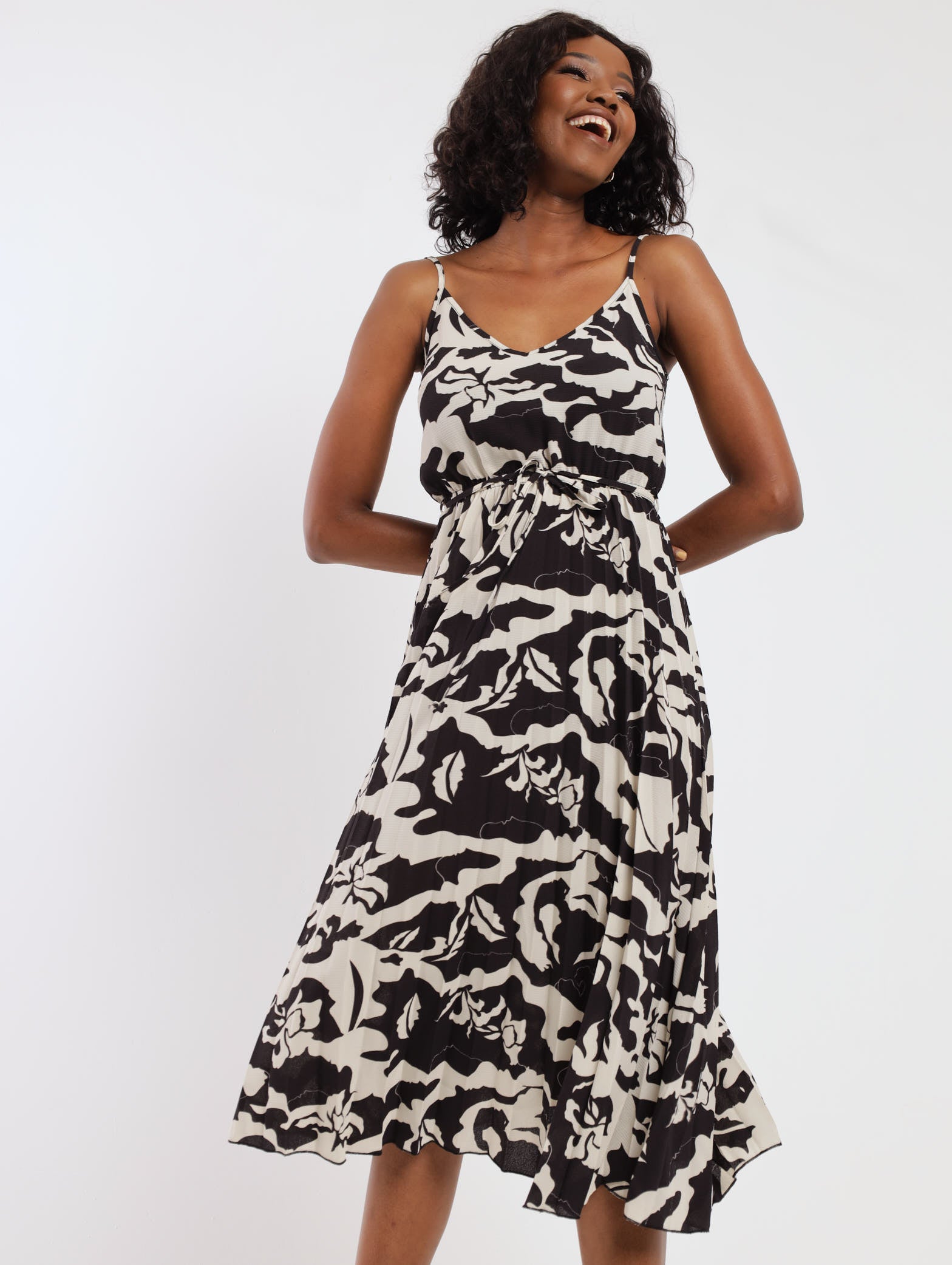 Printed Pleated Midi Dress - Black/White LEGiT Printed Pleated Midi Dress - Black/White LEGiT