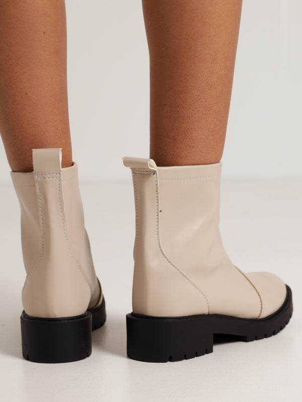 Front Zip Up Chelsea Boot â LEGiT